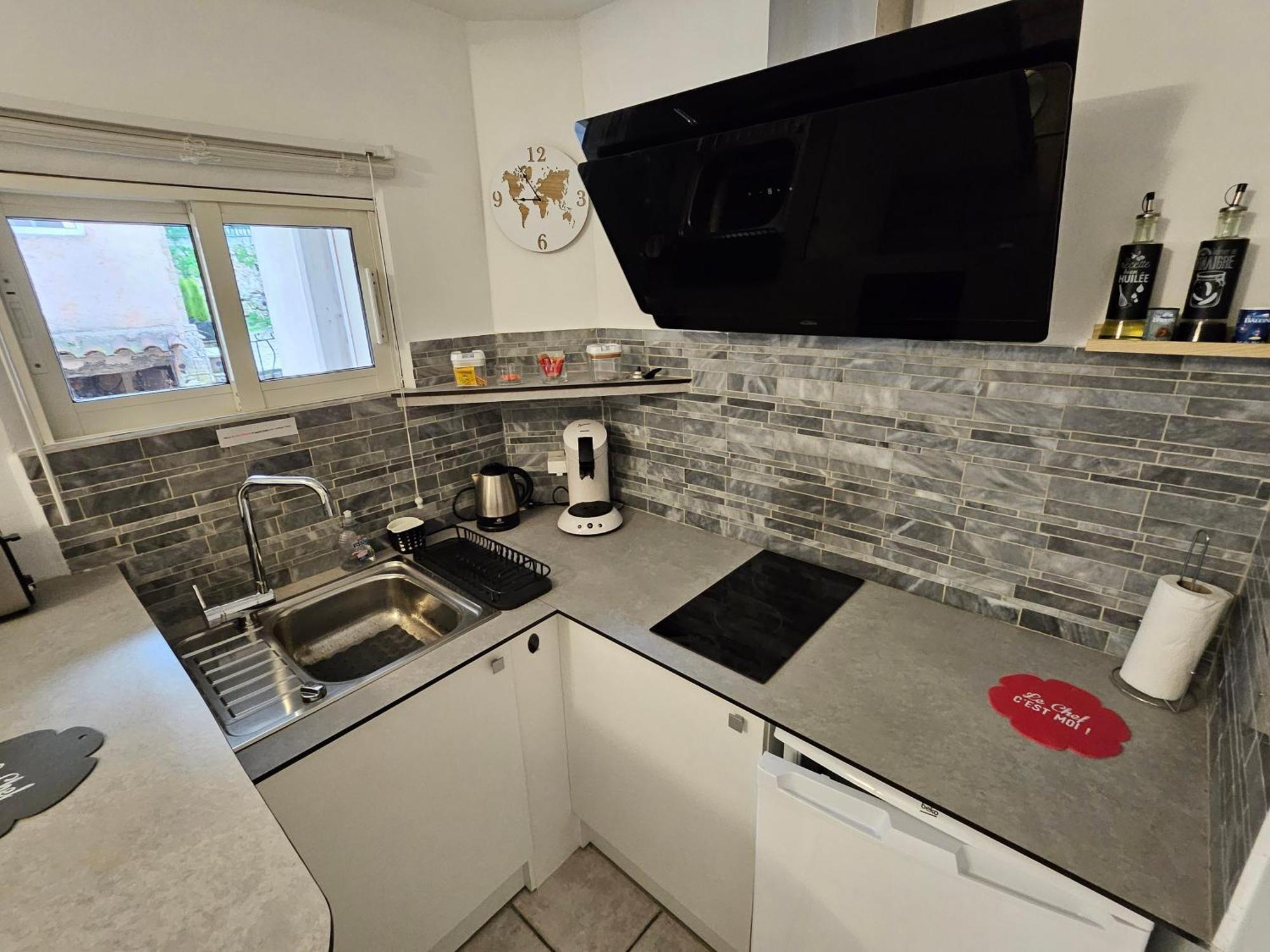 Appartement Dans Ancien Moulin A Huile Renove Grasse Bagian luar foto